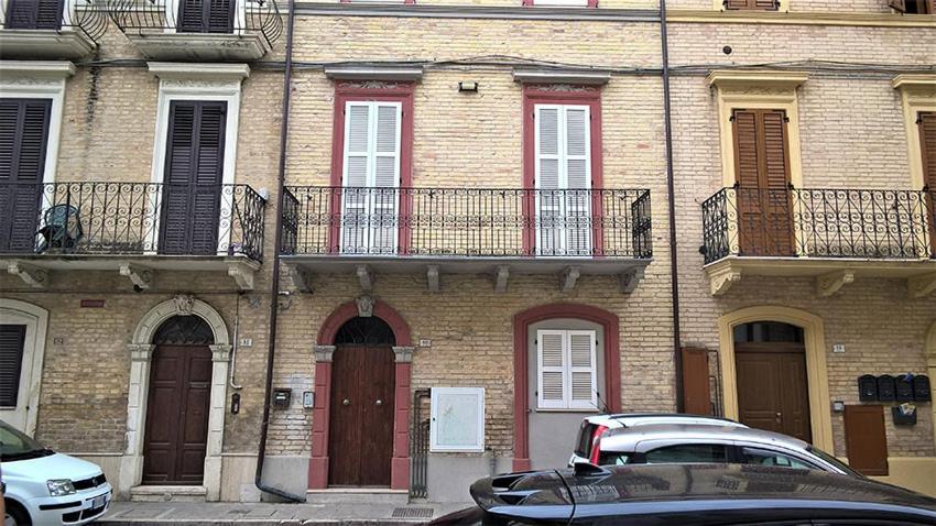Casa Chiara In Centro Con Corte Privata San Benedetto del Tronto Exterior foto
